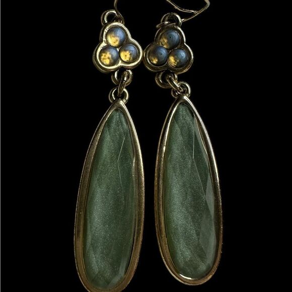 Jewelry - Boho Earrings Crown Premiere Designs Green Stone Drop Faux Moonstone Clover